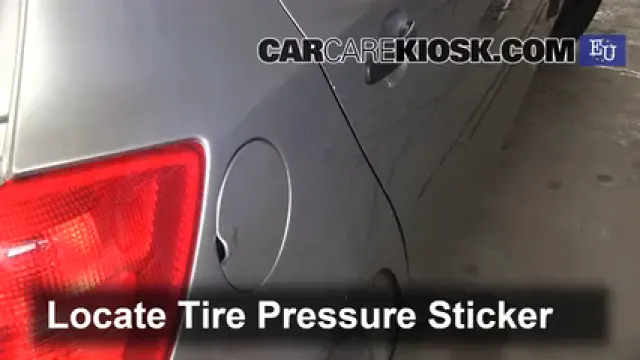 2010 Skoda Fabia S 1.2L 3 Cyl. Neumáticos y ruedas Controlar presión de neumáticos